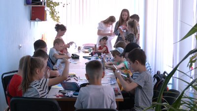 Моделювання, бісероплетіння та паперопластика: в Черкасах діє літня дитяча школа технічного всеобучу Моделювання, бісероплетіння та паперопластика: в Черкасах діє літня дитяча школа технічного всеобучу