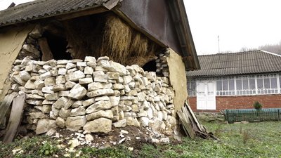 Прикарпатське село Озерце: холодні хати і теплі спогади Прикарпатське село Озерце: холодні хати і теплі спогади