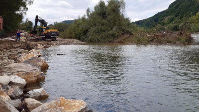 У Гвозді на Прикарпатті відновлюють газопровід, який пошкодила стихія У Гвозді на Прикарпатті відновлюють газопровід, який пошкодила стихія