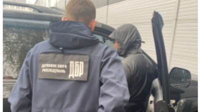 Були продані за 100 тисяч доларів. На Одещині вилучили з продажу цигарки, які мали бути передані ЗСУ Були продані за 100 тисяч доларів. На Одещині вилучили з продажу цигарки, які мали бути передані ЗСУ