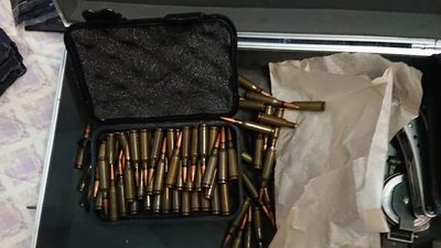 В квартирі тернополянин зберігав гранати та набої В квартирі тернополянин зберігав гранати та набої