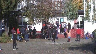 У Хмельницькому компанія, яка спеціалізується на будівництві доріг, почала будівництво шкільного укриття У Хмельницькому компанія, яка спеціалізується на будівництві доріг, почала будівництво шкільного укриття