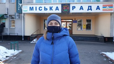 На Житомирщині жителі села, де знайшли львівське сміття, влаштували мітинг та перекривали дорогу На Житомирщині жителі села, де знайшли львівське сміття, влаштували мітинг та перекривали дорогу