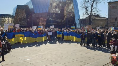 У Німеччині українці допомагають своїй державі У Німеччині українці допомагають своїй державі