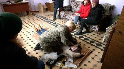 На Рівненщині провели вишкіл, на якому вчили як надавати меддопомогу та як діяти при штурмі На Рівненщині провели вишкіл, на якому вчили як надавати меддопомогу та як діяти при штурмі