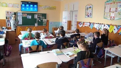 На Житомирщині працівники центру дитячої творчості 2 місяці без зарплати: заклад не беруть на баланс