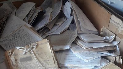 Тернополянин викрав з лікарні медичні картки та здав на макулатуру