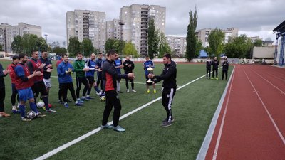У Сумах відбувся турнір з футболу "Разом —
до перемоги" У Сумах відбувся турнір з футболу "Разом —
до перемоги"