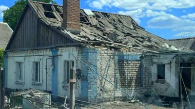 Четверо загиблих та один поранений. На Дніпропетровщині розслідують обстріли військами РФ Апостолового та Новомосковщини