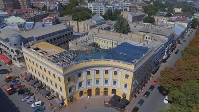 В Одесі суд скасував штраф за будівництво мансарди на Приморському бульварі
