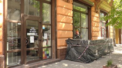 У франківській кам’яниці без погодження управління архітектури роблять окремий вхід у підвал