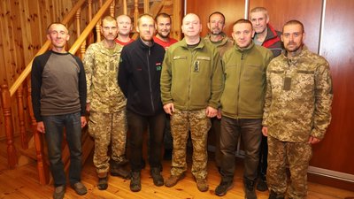 Утримувалися у нелюдських умовах. Стало відомо про стан 9 прикордонників, звільнених із полону