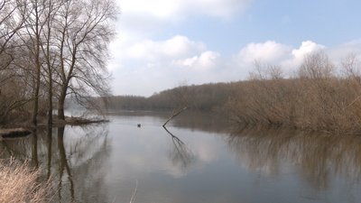 "Дорога життя" через Десну: як чернігівські волонтери на човнах доставляли речі та евакуйовували людей під обстрілами "Дорога життя" через Десну: як чернігівські волонтери на човнах доставляли речі та евакуйовували людей під обстрілами