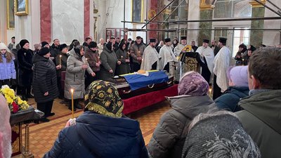 У Луцьку попрощалися з 49-річним захисником Олександром Скрипчуком, який загинув 4 місяці тому на Донеччині У Луцьку попрощалися з 49-річним захисником Олександром Скрипчуком, який загинув 4 місяці тому на Донеччині