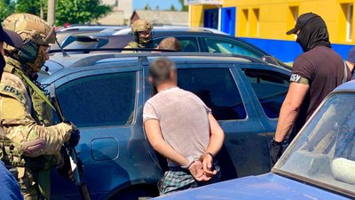 СБУ затримала чоловіка, який торгував гранатами у Харкові СБУ затримала чоловіка, який торгував гранатами у Харкові