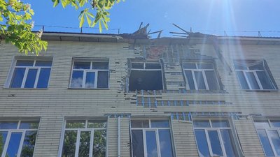 Обстріл школи в Середино-Буді: що розповідають очевидці Обстріл школи в Середино-Буді: що розповідають очевидці