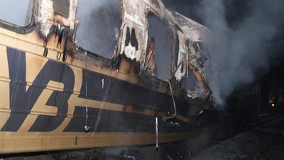 Вагон поїзда, по якому влучили росіяни на Харківщині 27 січня 2026 року