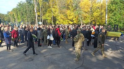 У Кропивницькому попрощалися з двома бійцями, які загинули на сході України У Кропивницькому попрощалися з двома бійцями, які загинули на сході України