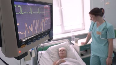 Лікарі Черкаського кардіоцентру врятували жінку з інфарктом міокарда Лікарі Черкаського кардіоцентру врятували жінку з інфарктом міокарда