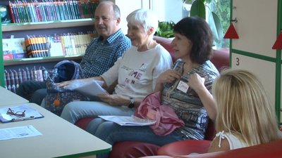 Говорять про моду і кулінарію: як у черкаській книгарні вчать українську мову