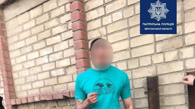 У Херсоні чоловік намагався підпалити квартиру у багатоповерхівці