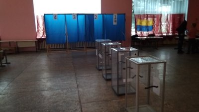 Низька явка, підкуп виборців та кримінальне провадження – як відбувались вибори на Херсонщині