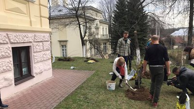 У львівському Домі Франка відновили сад У львівському Домі Франка відновили сад