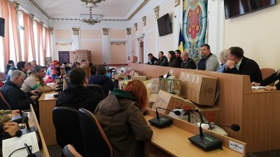 У Полтаві зібрали підписи для перевірки діяльності голови громади Олександра Мамая У Полтаві зібрали підписи для перевірки діяльності голови громади Олександра Мамая