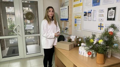 "Карітас" у Полтаві продає свічки та збирає гроші для дітей, які постраждали від війни