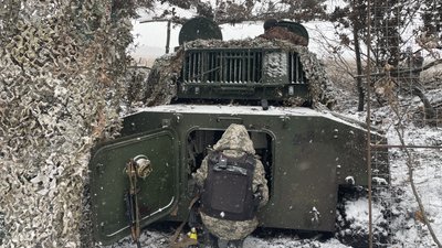 Як працюють артилеристи на позиціях на Харківщині