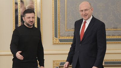  Володимир Зеленський, Джон Гілі