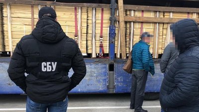 СБУ попередила контрабанду деревини на 200 тисяч доларів