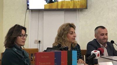 Двомовне україно-білоруське видання драми-феєрії Лесі Українки "Лісова пісня" презентували у Луцьку Двомовне україно-білоруське видання драми-феєрії Лесі Українки "Лісова пісня" презентували у Луцьку