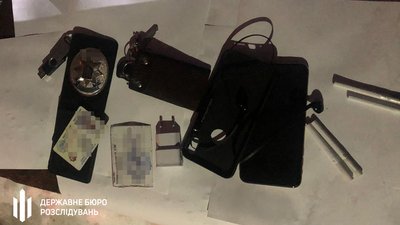 У Чернівцях затримали слідчого відділу поліції під час збуту наркотиків У Чернівцях затримали слідчого відділу поліції під час збуту наркотиків