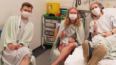 Британські велосипедисти зняли, як у них влучила блискавка Британські велосипедисти зняли, як у них влучила блискавка