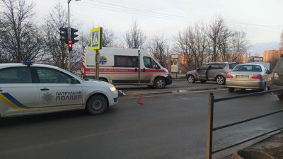 ДТП на вулиці Тарнавського ДТП на вулиці Тарнавського