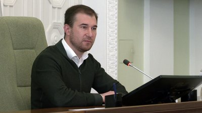 Ломако планує позиватися до суду на Брижинського через заяви про ракетний обстріл драмтеатру у Чернігові Ломако планує позиватися до суду на Брижинського через заяви про ракетний обстріл драмтеатру у Чернігові
