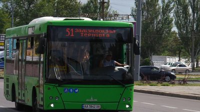 Пасажир миколаївського маршрутного автобуса вдарив водія