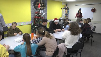 У Вінниці проходять новорічні майстер-класи для дітей-переселенців