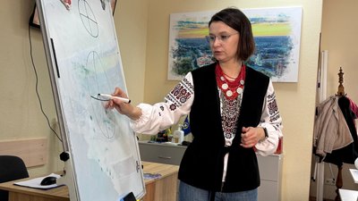 Створювали іканича — писанки надазовських греків. Про першу майстерку для переселенців, втрачені зразки та традиції Створювали іканича — писанки надазовських греків. Про першу майстерку для переселенців, втрачені зразки та традиції