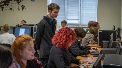 Майже 200 вакансій: яка ситуація із викладачами в школах Дніпра Майже 200 вакансій: яка ситуація із викладачами в школах Дніпра
