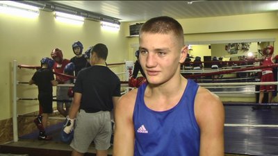 16-річний вінницький боксер готується до чемпіонату Європи з боксу 16-річний вінницький боксер готується до чемпіонату Європи з боксу