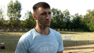 Федерація біатлону України надала п’ять пневматичних гвинтівок для юних біатлоністів Чернігівщини Федерація біатлону України надала п’ять пневматичних гвинтівок для юних біатлоністів Чернігівщини