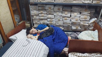 Народжують під обстрілами. 19 миколаївських немовлят з'явились на світ у бомбосховищі Народжують під обстрілами. 19 миколаївських немовлят з'явились на світ у бомбосховищі