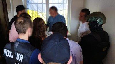 У Черкасах в "реабілітаційному" центрі насильно утримували людей У Черкасах в "реабілітаційному" центрі насильно утримували людей