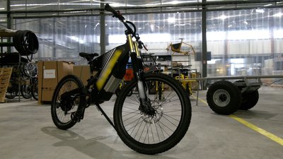 Електробайки та“Багі”: у Чернігові збирають й передають техніку для ЗСУ