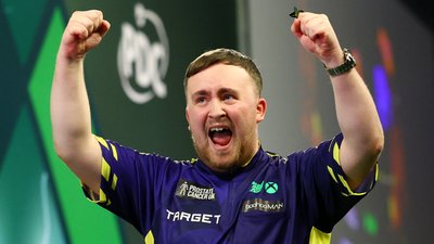 Емоції 17-річного Люка Літтлера після перемоги на чемпіонаті світу з дартсу
