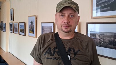 "Будемо боротися за кожного військовополоненого". У Дніпрі показують прем’єру вистави "Полон" "Будемо боротися за кожного військовополоненого". У Дніпрі показують прем’єру вистави "Полон"