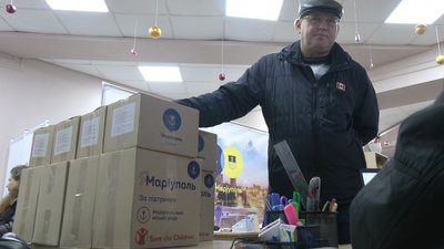 Тепловентилятор, подушки, ковдри: у Черкасах видають теплі набори для переселенців Тепловентилятор, подушки, ковдри: у Черкасах видають теплі набори для переселенців