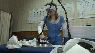 Зимові маскувальні костюми для учасників ООС шиють учениці Золотоніського професійного ліцею Зимові маскувальні костюми для учасників ООС шиють учениці Золотоніського професійного ліцею